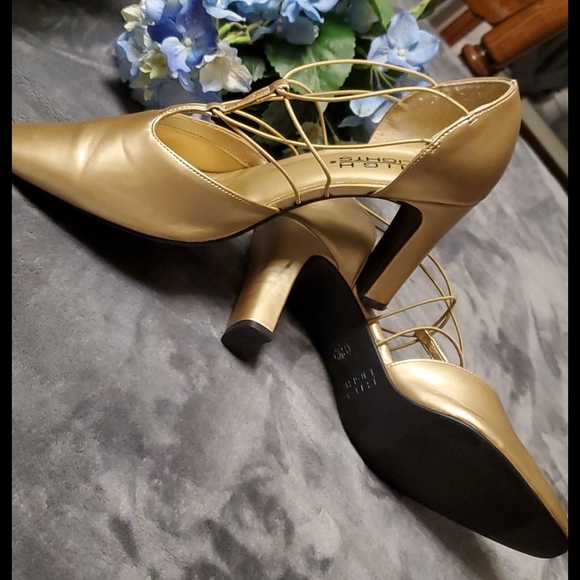 Heels - Picture 4 of 5